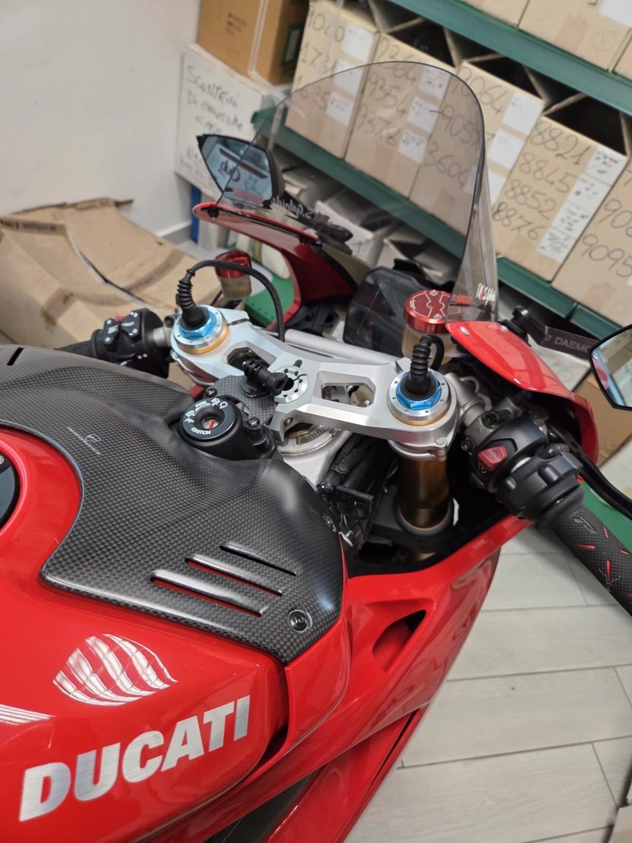 Ducati Panigale V4 v 4 s