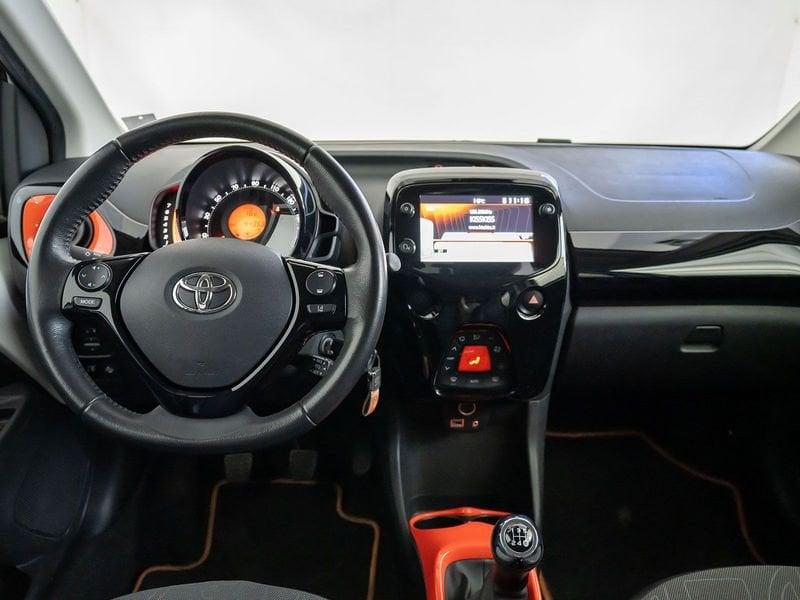 Toyota Aygo Connect 1.0 VVT-i 72 CV 5 porte x-wave orange