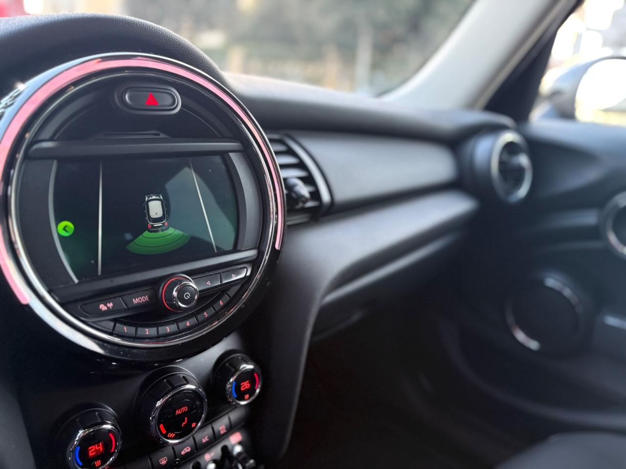 Mini 1.5 Cooper D 5 porte