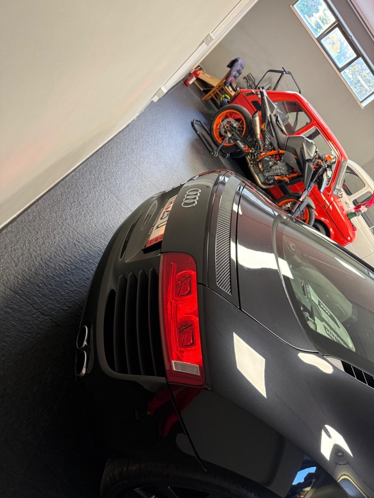 Audi R8 4.2 V8 FSI quattro R tronic