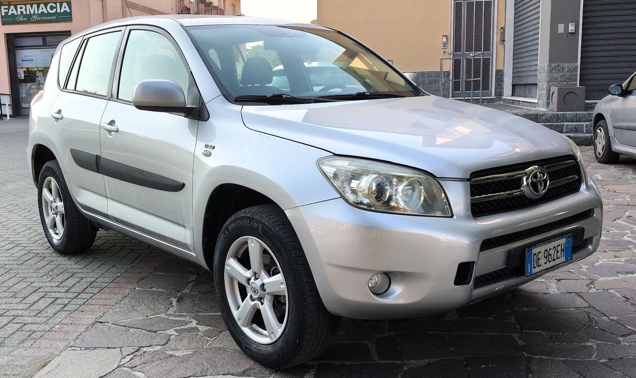 Toyota RAV 4 2.2 D-4D 136 CV Luxury