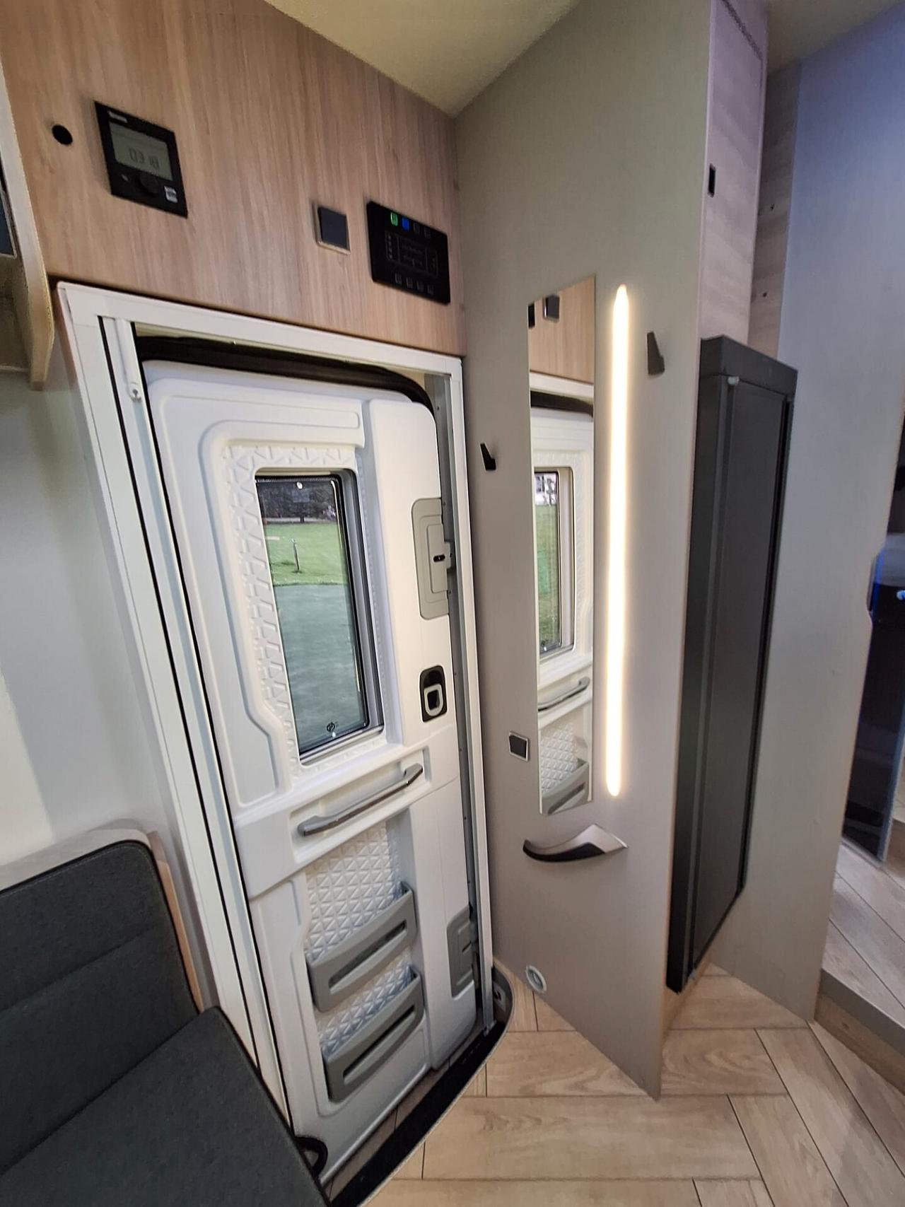 Challenger 3048 MOTORHOME € 86.900 cambio automatico -extra accessoriato letto nautico