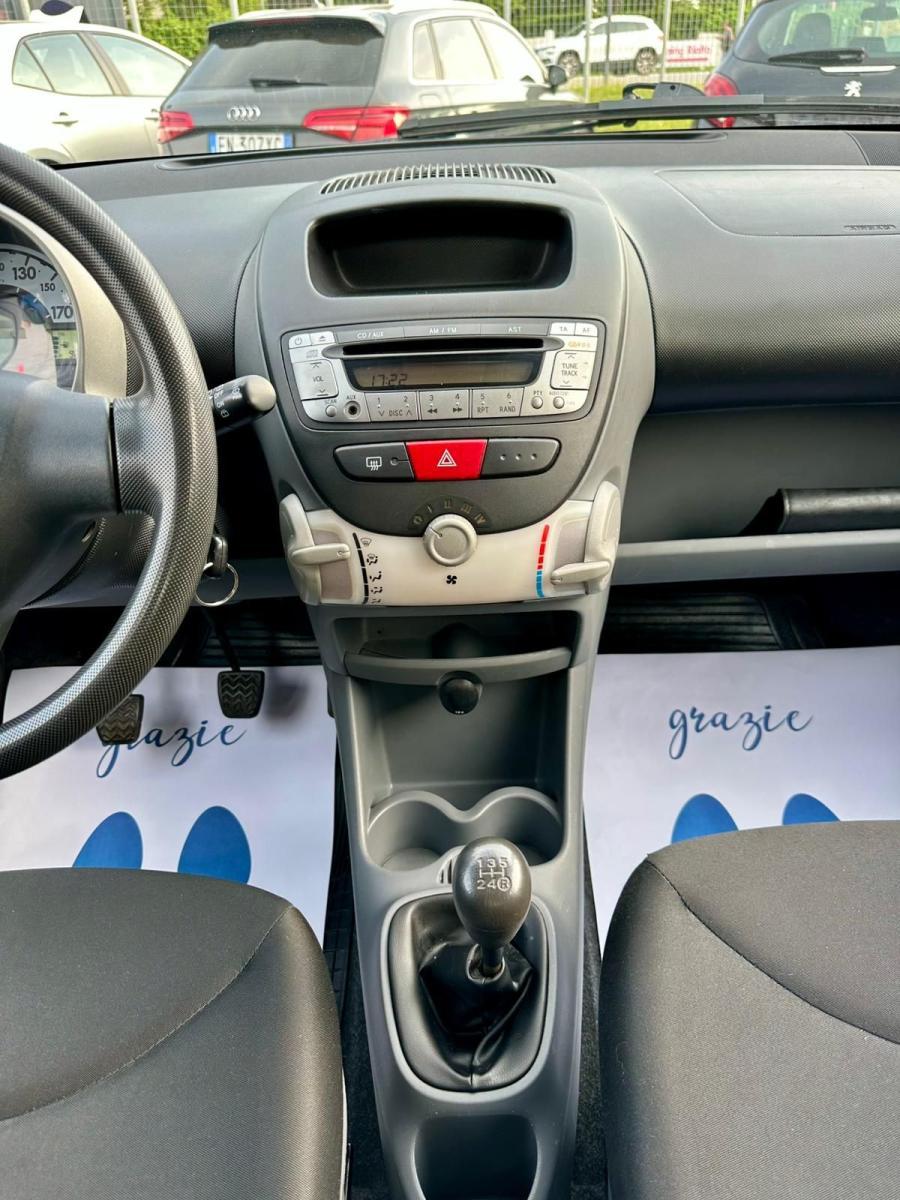 TOYOTA - Aygo - 12V VVT-i 5 porte Now