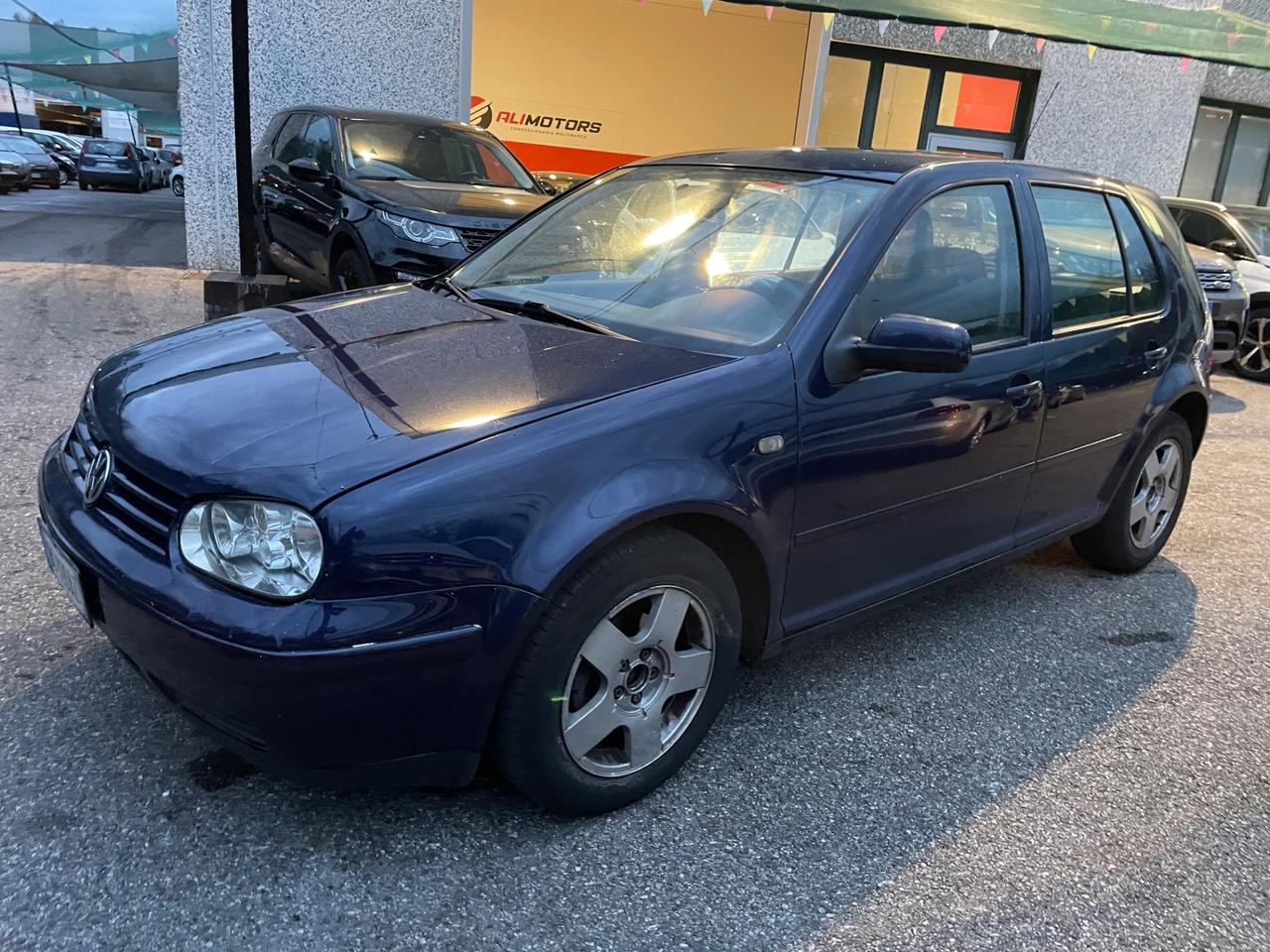Volkswagen Golf 1.6 cat 5 porte Comfortline*Neopatentati*Cerchi*