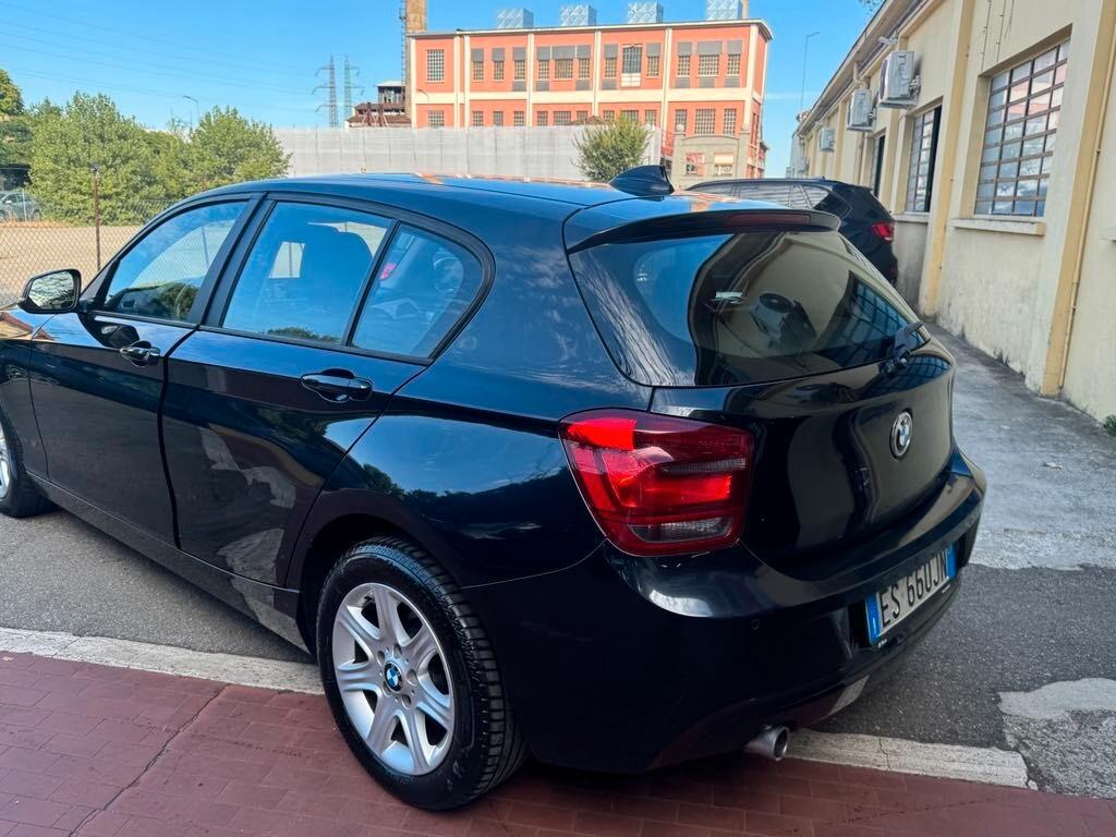Bmw 118 2.0 2013 d 5p. Unique