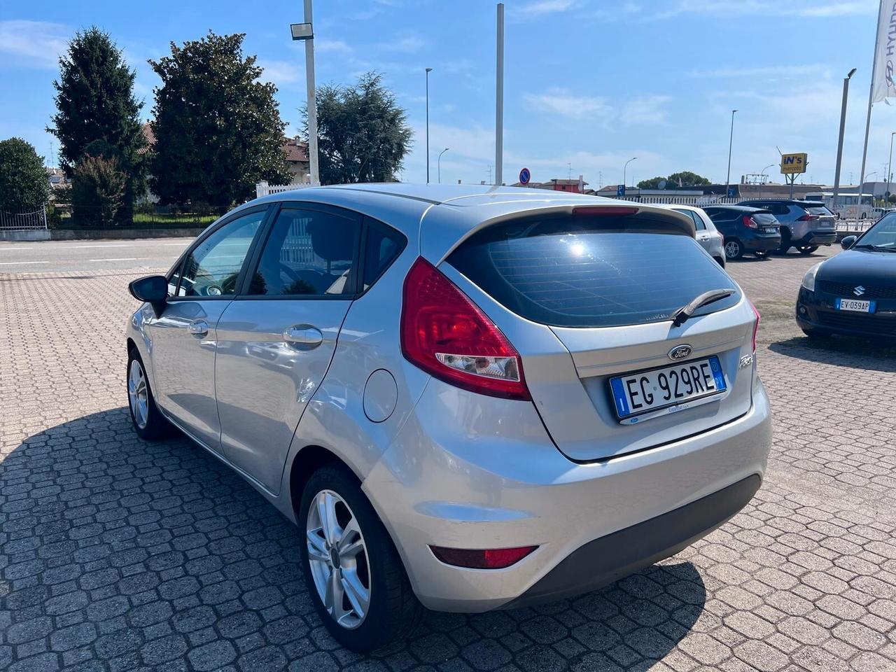 Ford Fiesta 1.4 TDCi 70CV 5 porte Titanium