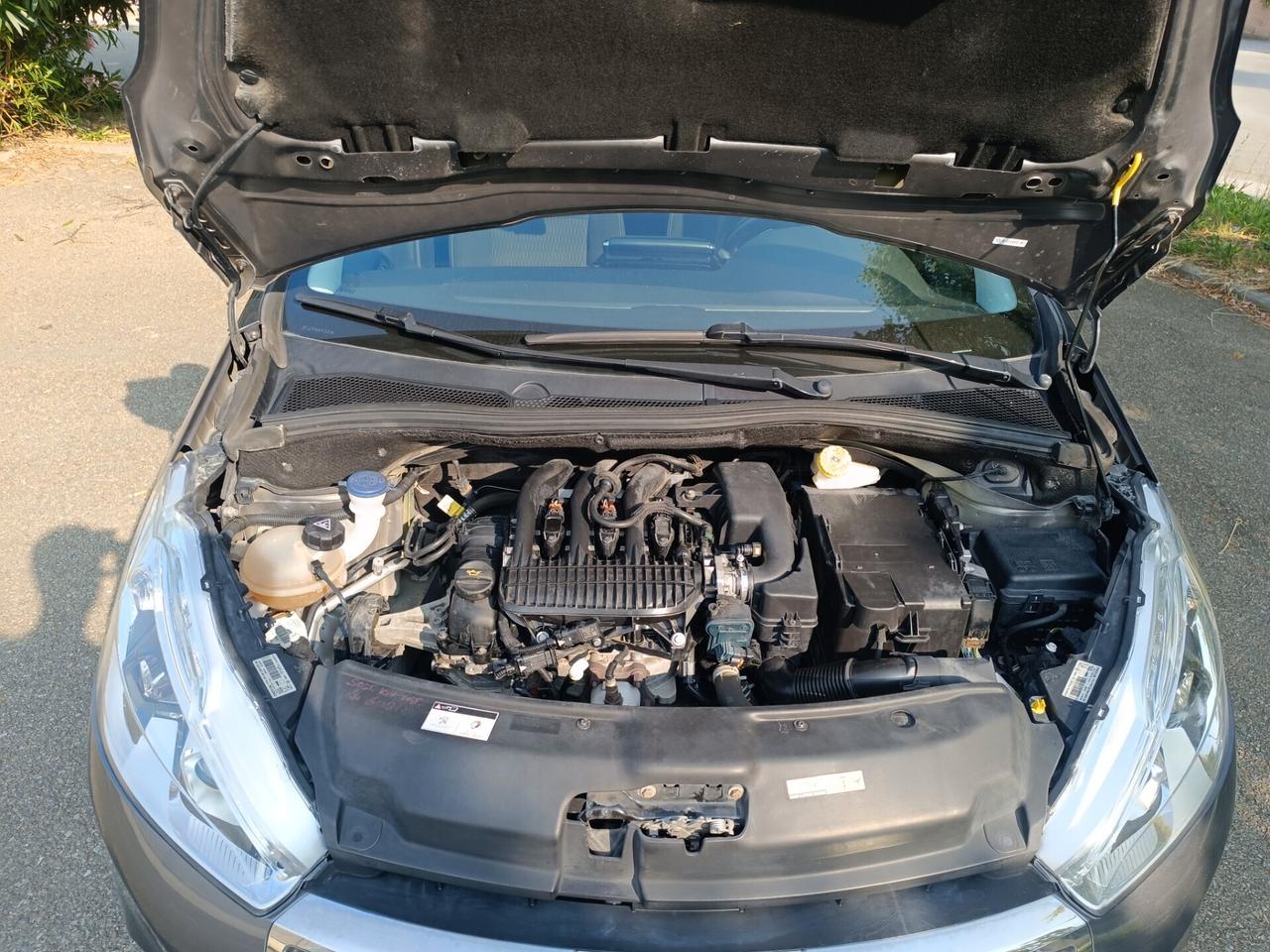 Peugeot 208 1.2 5 porte del 2018 SOLO 102.000 KM