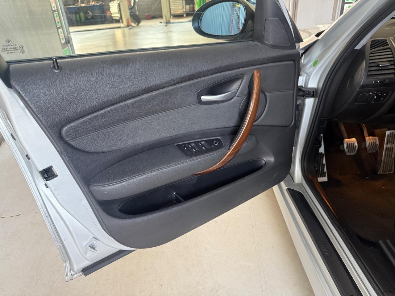 Bmw 116 116i 5p. Futura