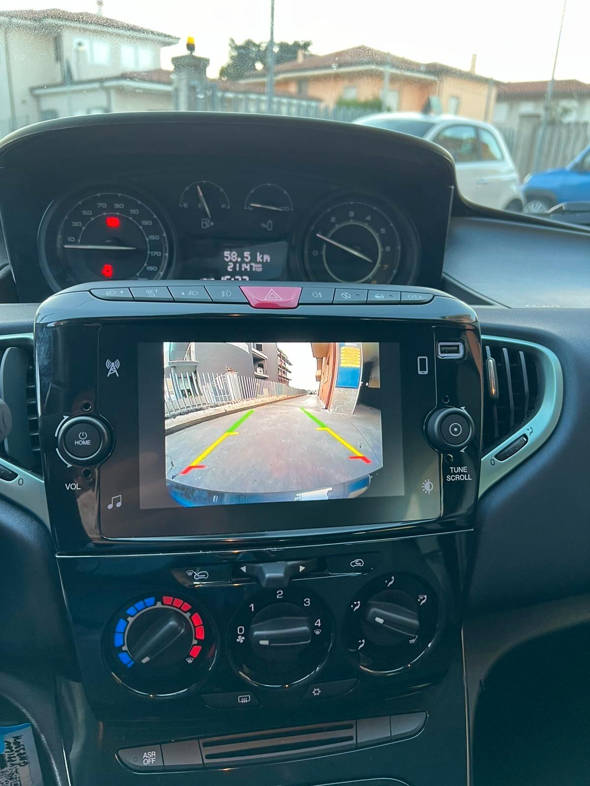 Lancia Ypsilon 1.0 FireFly 5 porte S&S Hybrid Gold