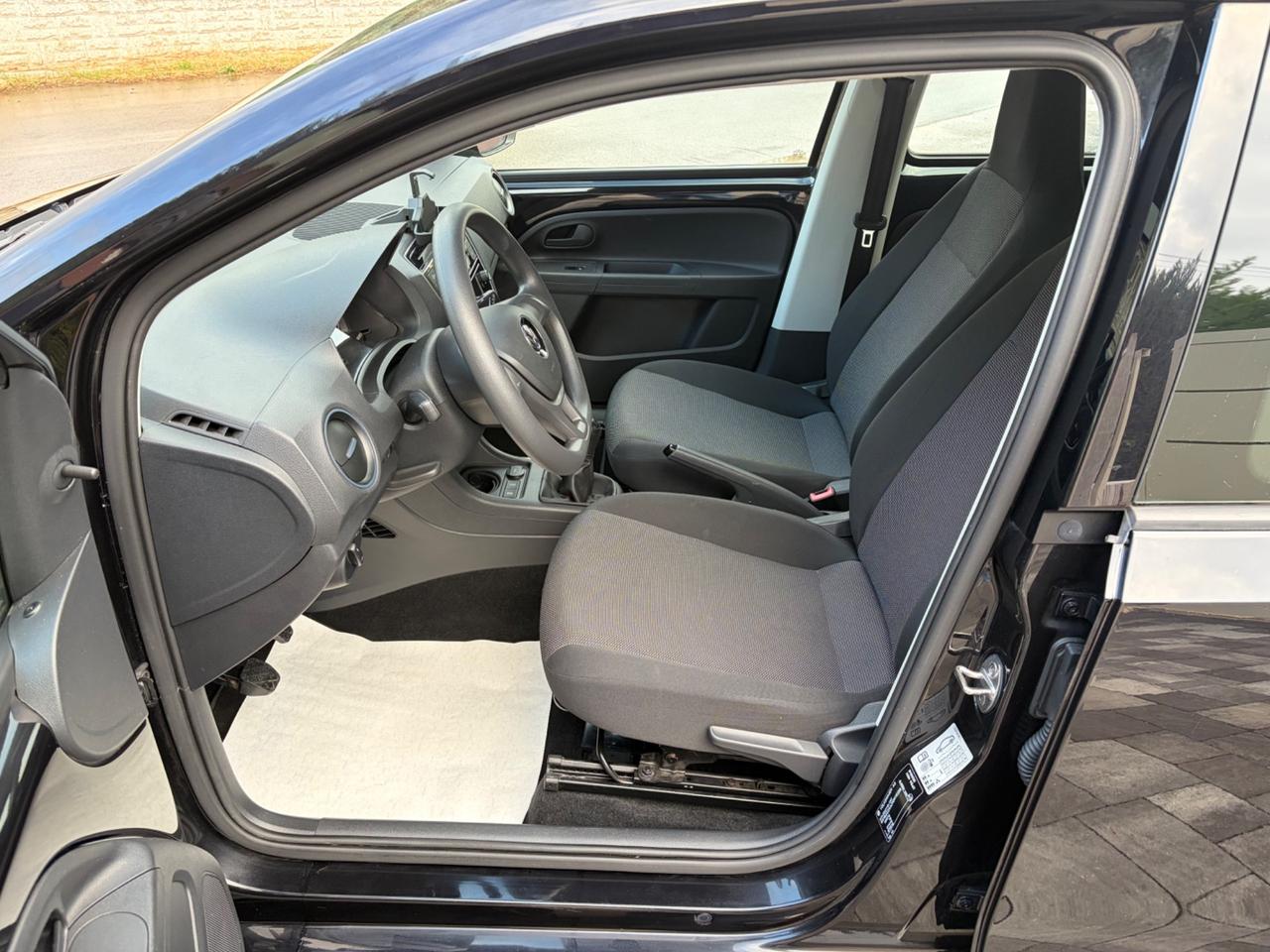 Volkswagen UP 1.0 benz/metano 5p.