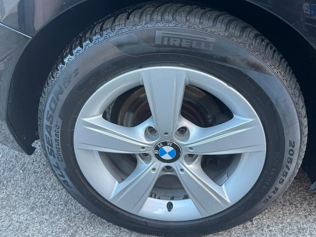 Bmw 116d 5p. Unique