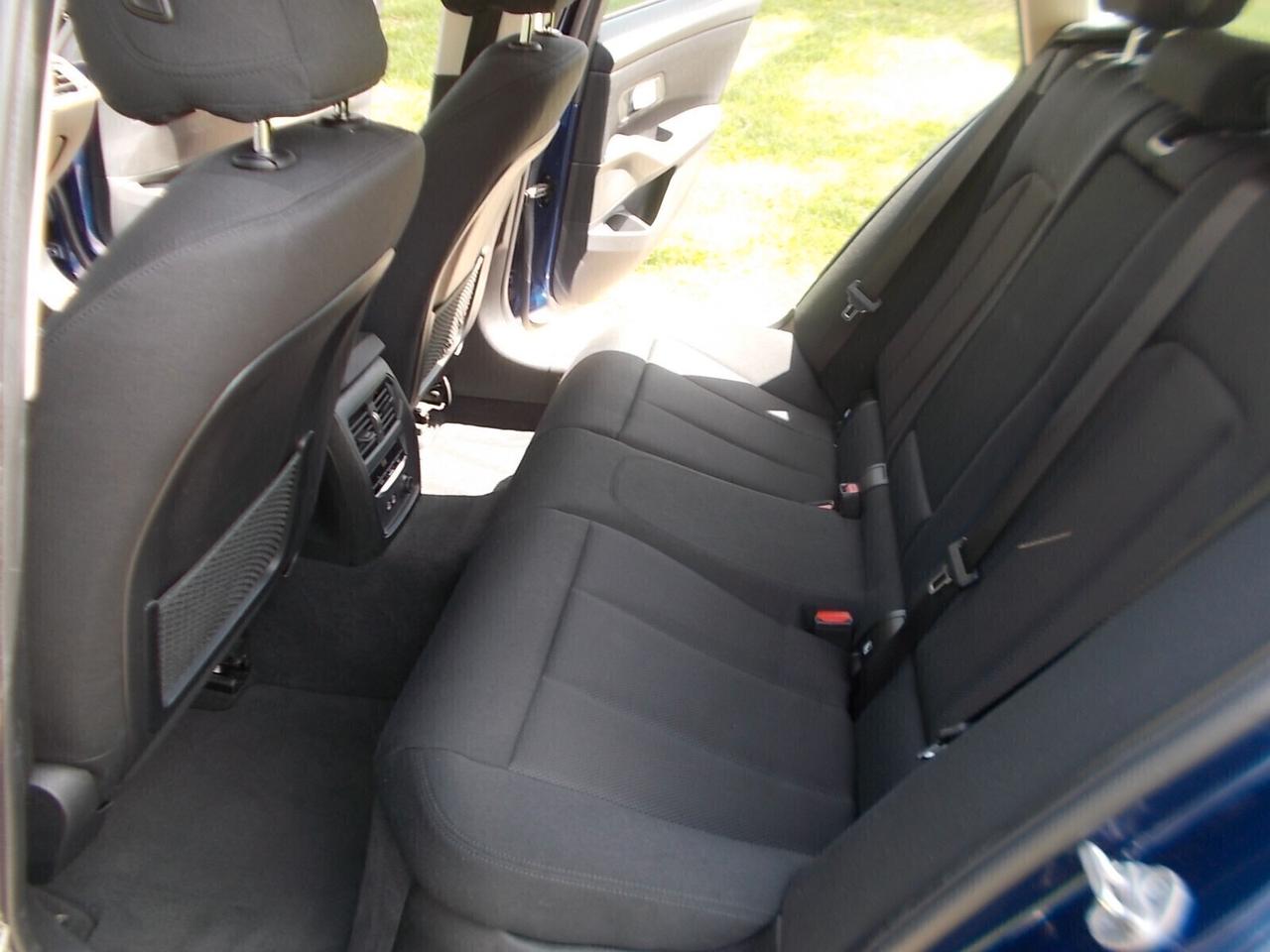 Bmw 318d Touring 150cv Aut. *FULL OPT.* da VETRINA