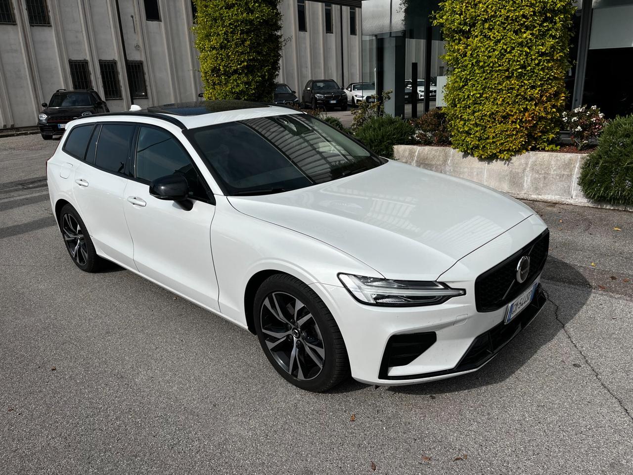 Volvo V60 B4 (d) automatico Plus Dark