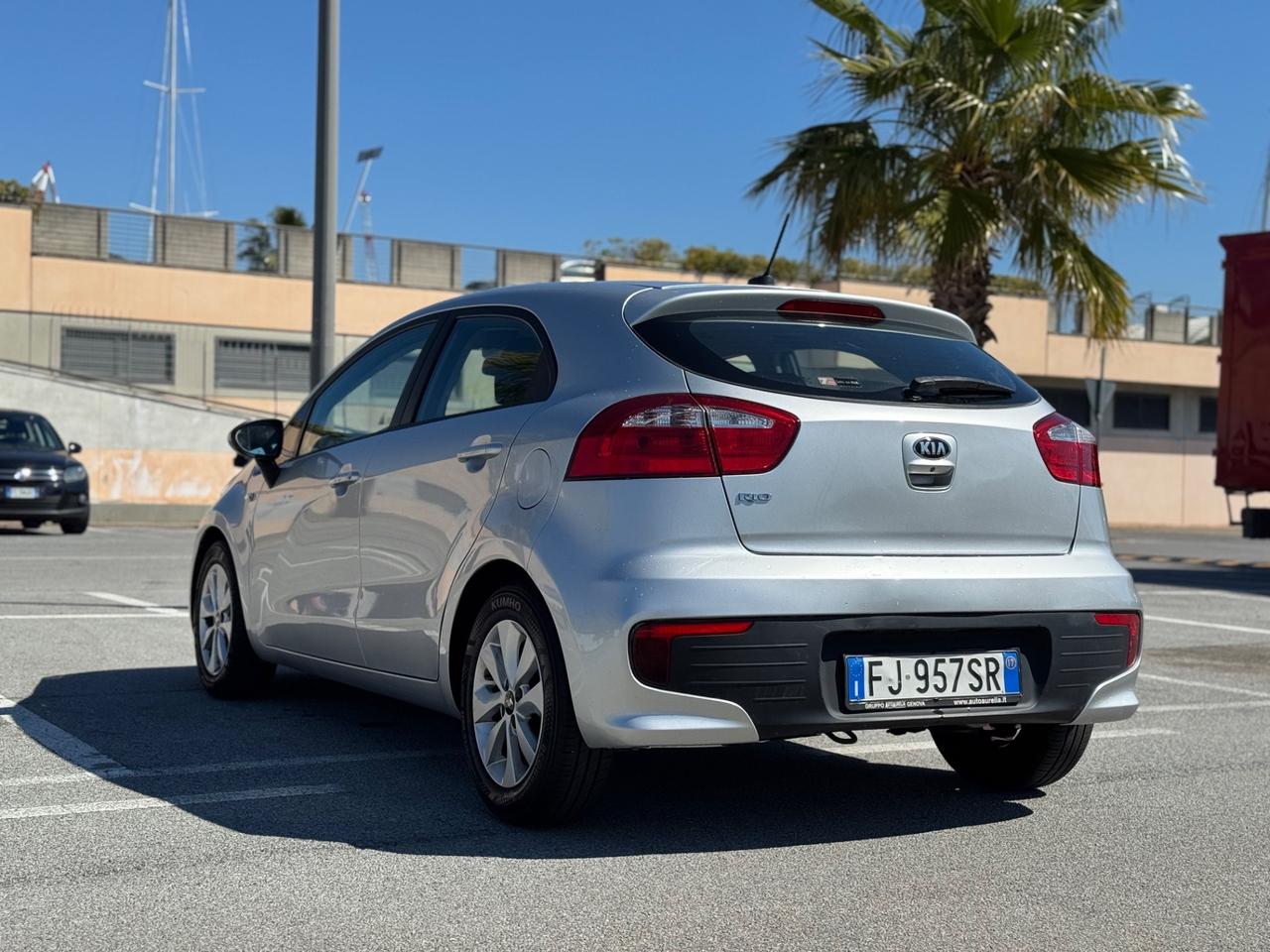 KIA RIO 1.2 BENZINA NEO PATENTATI 2017 1 PRO 12 MESI DI GARANZIA