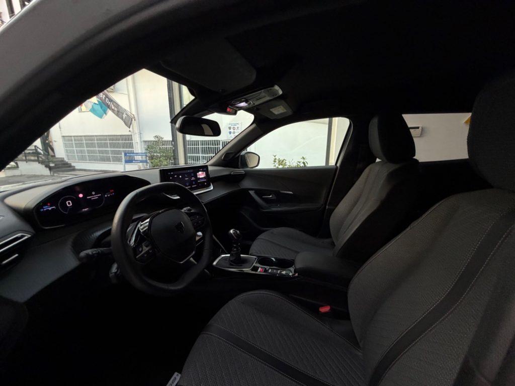 Peugeot 2008 PureTech 100 S&S Allure da €199,00 mensili