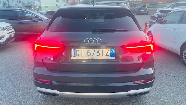 AUDI Q3 35 TDI S tronic Business Advanced