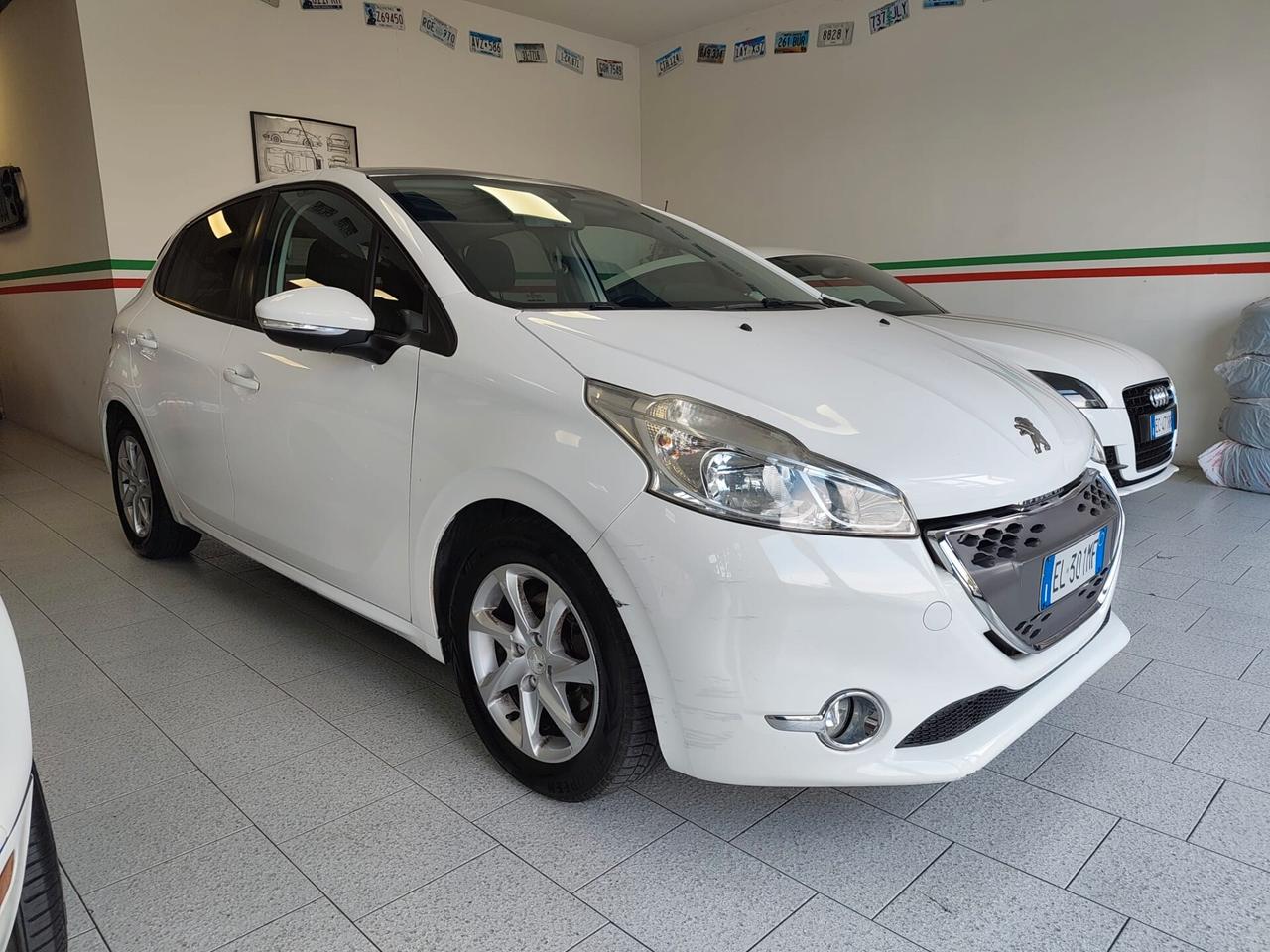 Peugeot 208 AUTOMATICA TETTO/NEOPATENTATI