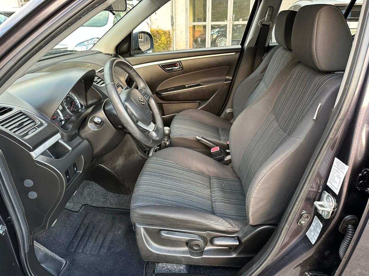 Suzuki Swift 1.3 DDiS 5 porte B-Top Bi-Color