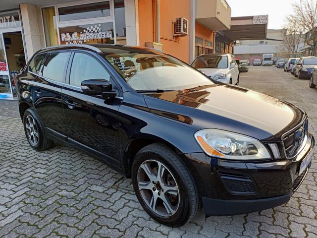 VOLVO XC60 D3 AWD Geartronic Summum