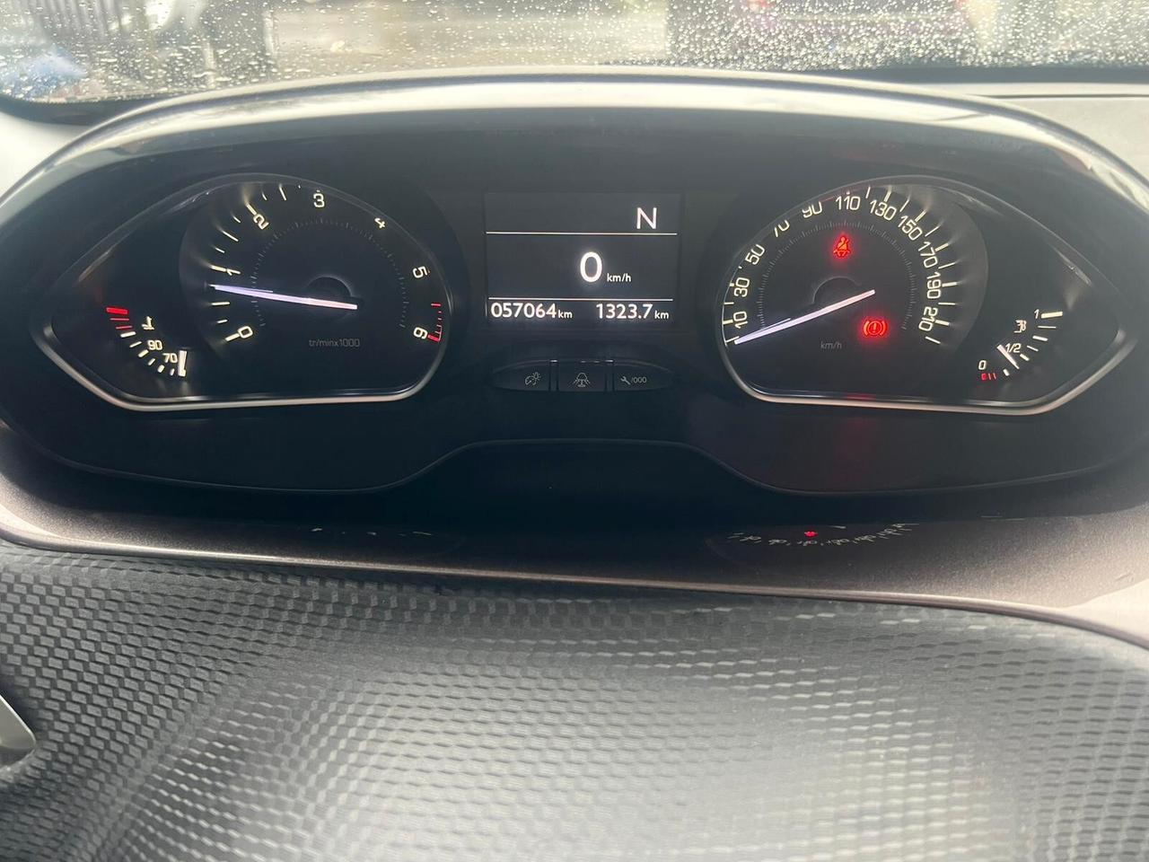 Peugeot 2008 1.6 e-HDi 92 CV Stop&Start robotizzato Allure