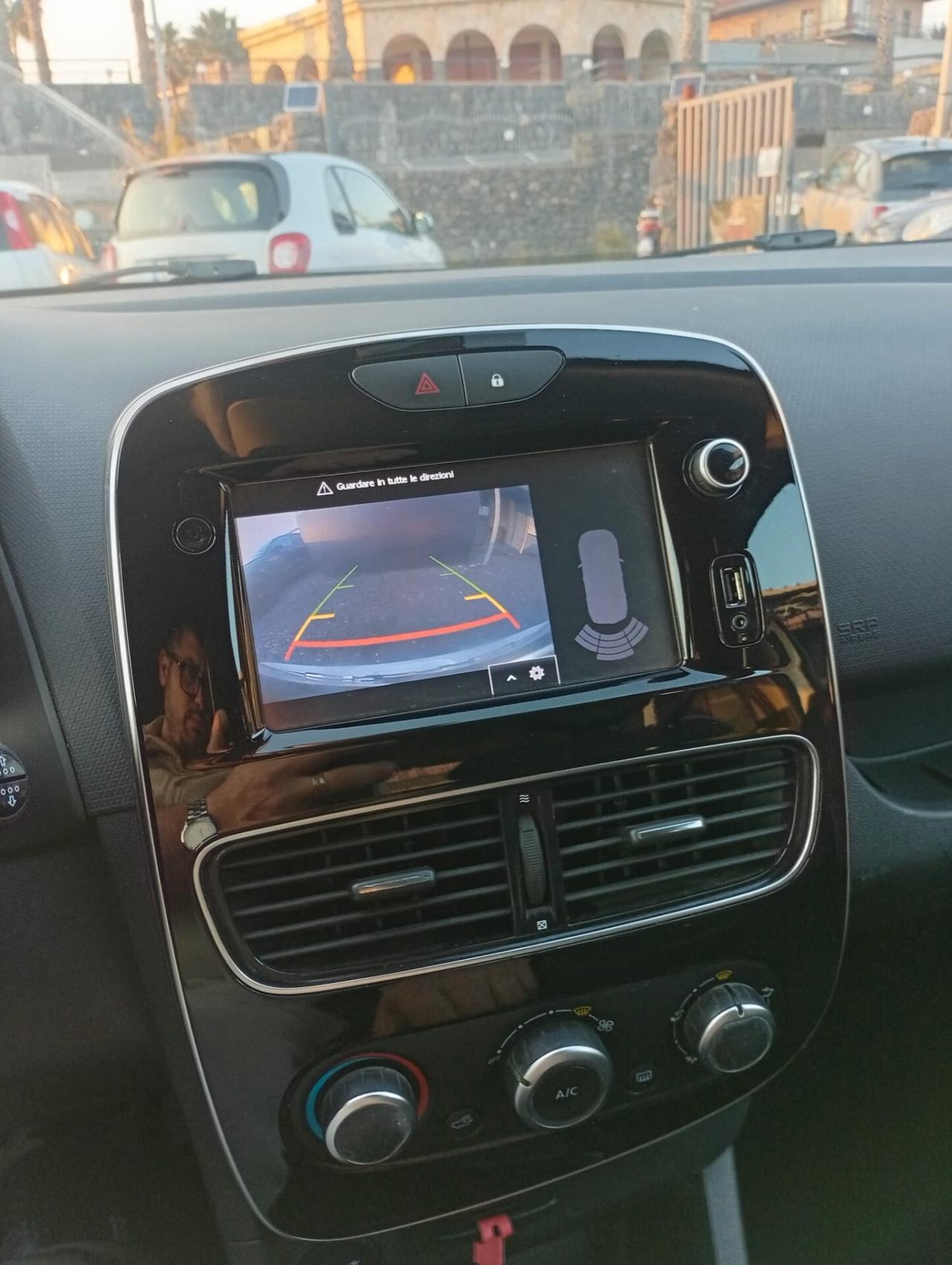 Renault Clio dCi 8V 75 CV 5 porte Moschino Life