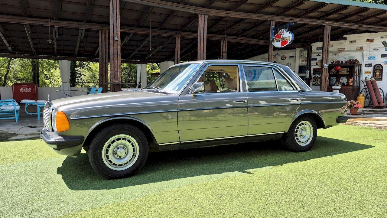 Mercedes-Benz 240 D Berlina W123 - 1980