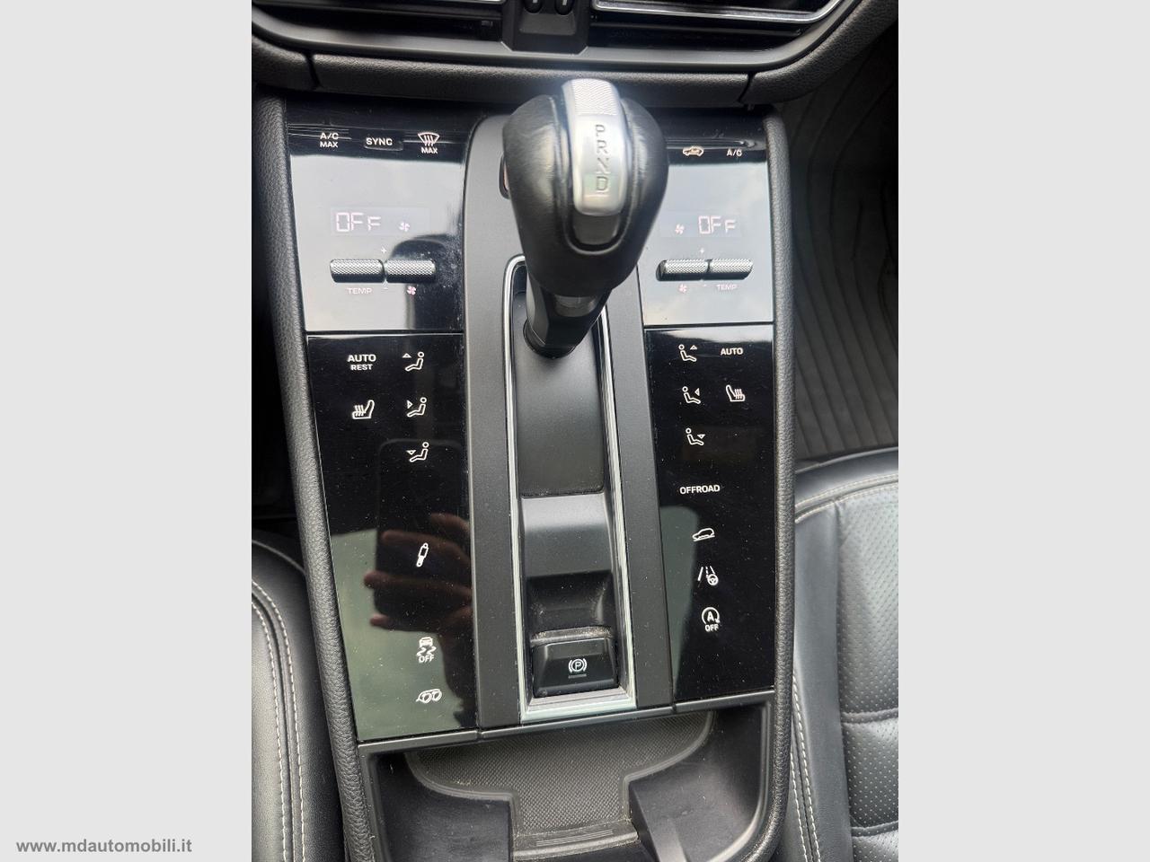 PORSCHE Macan 2.0 T IVA ESPOSTA