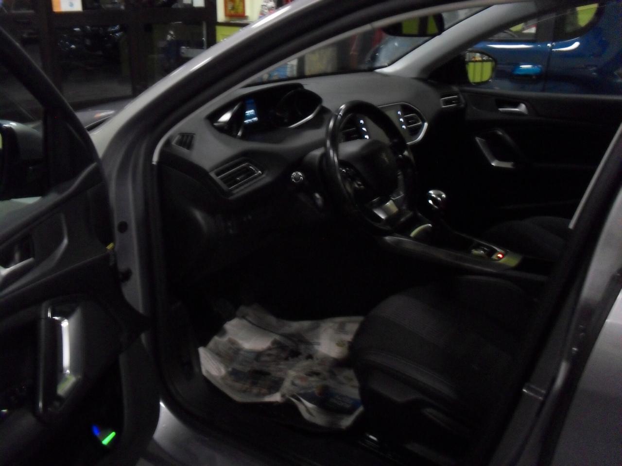 Peugeot 308 BlueHDi 130 S&S Allure