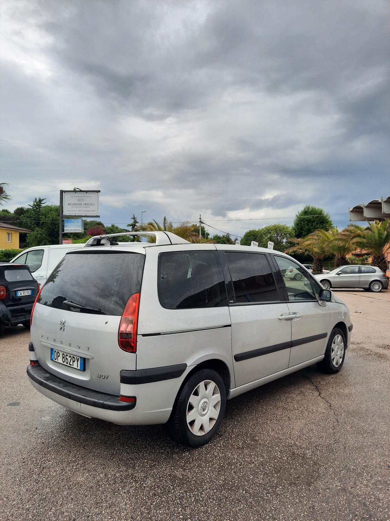 Peugeot 807 2.0 HDi FAP SV 7 POSTI