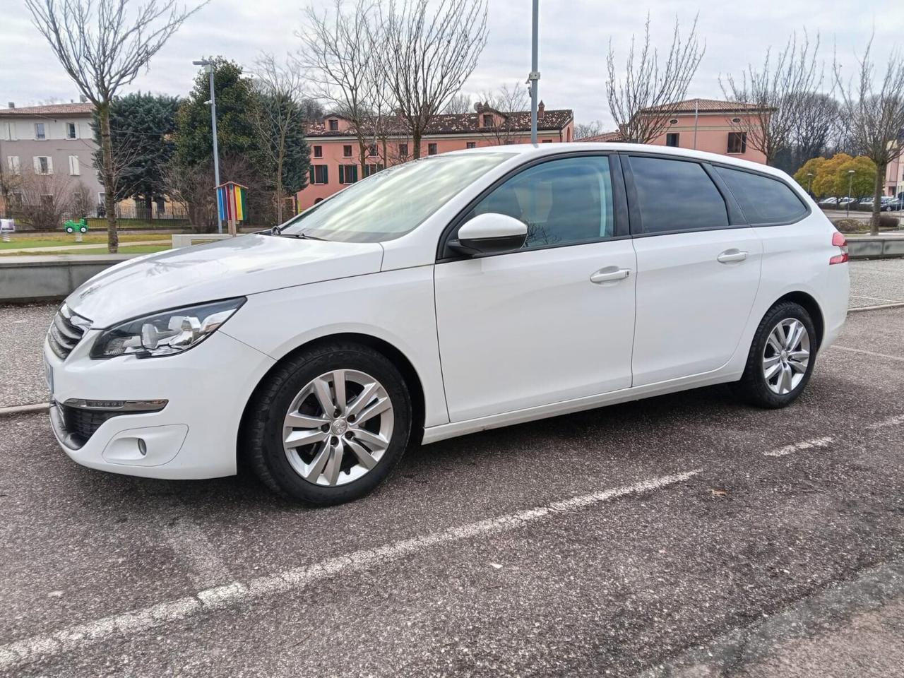 Peugeot 308 BlueHDi 120 S&S Business