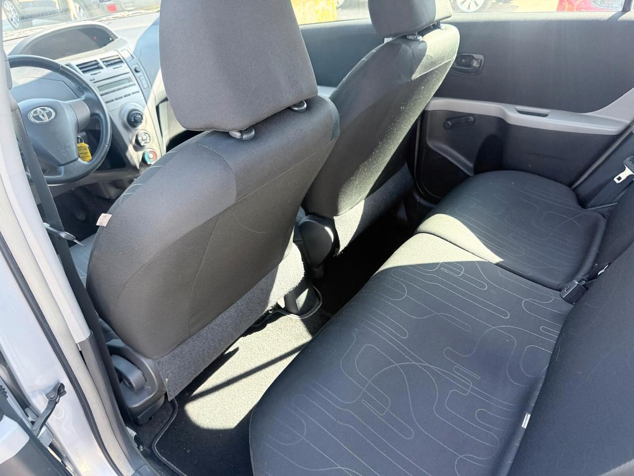 Toyota Yaris 1.0 5 porte Luxury pack