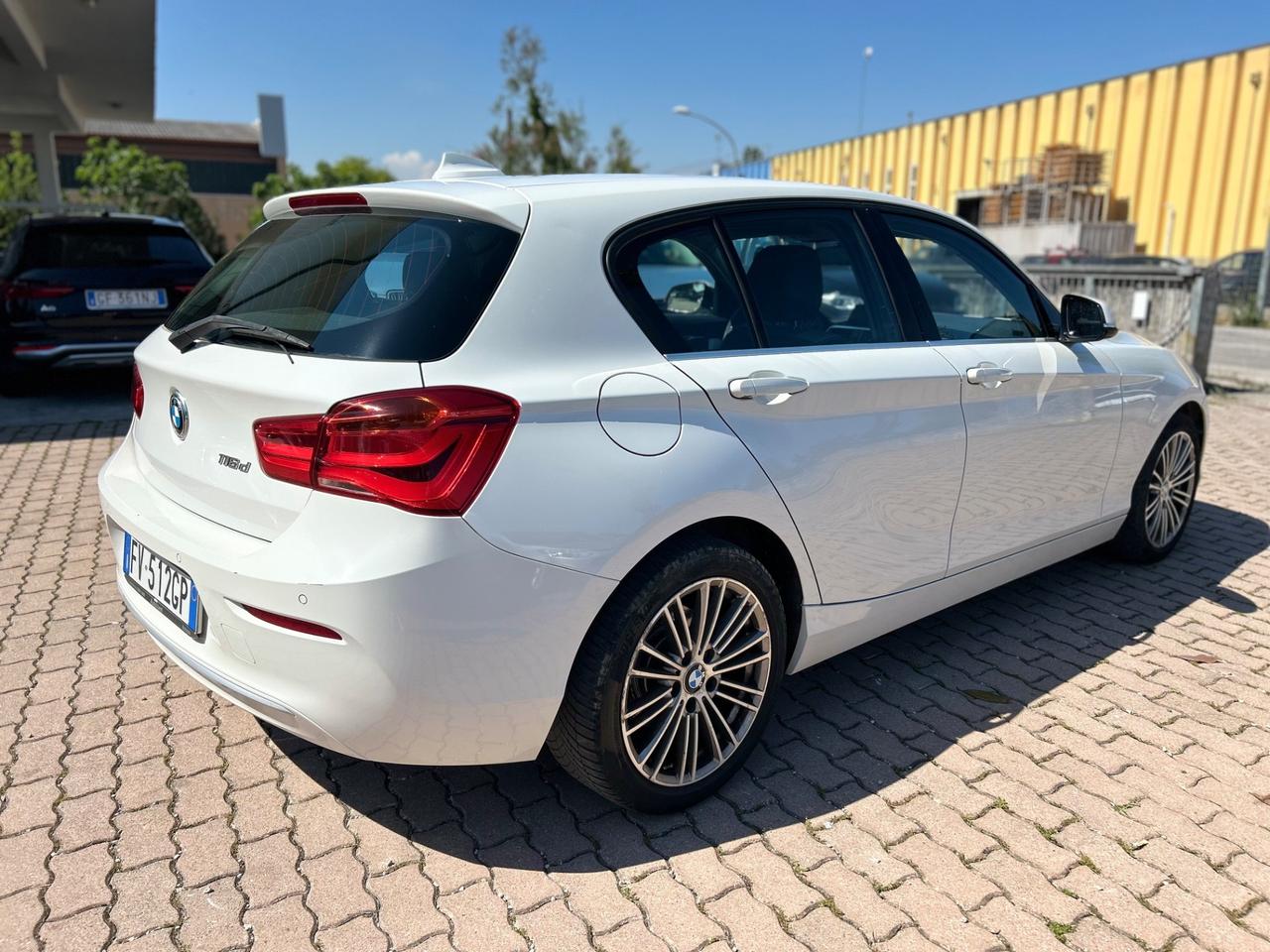 Bmw 116 116d 5p. Urban