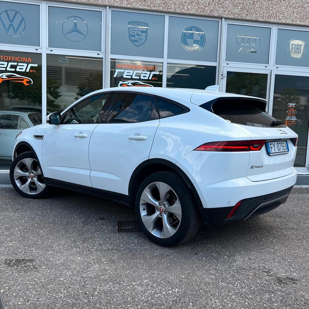 Jaguar E-Pace 2.0D 180 CV AWD AUTO. R-Dynamic HSE