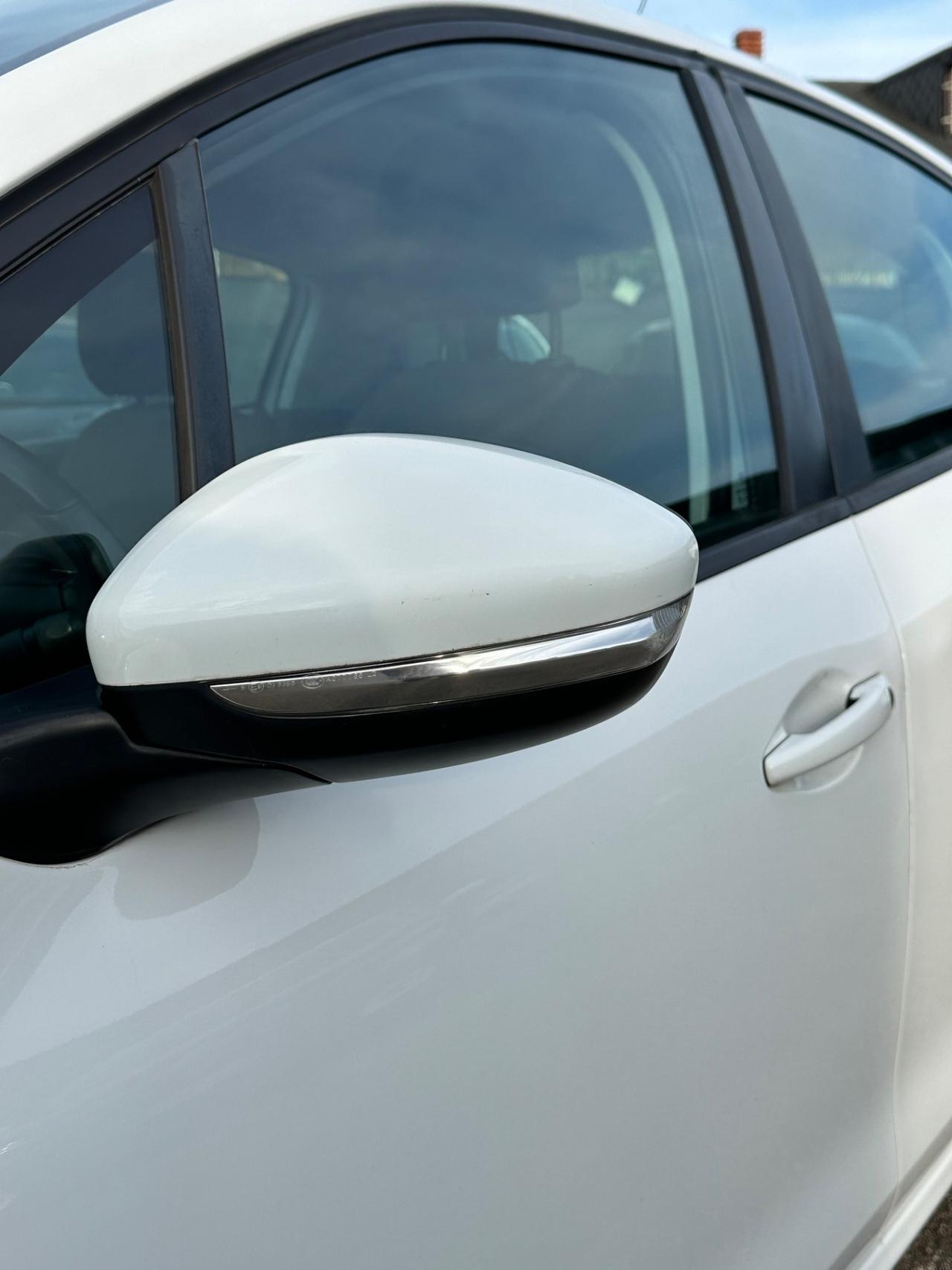Peugeot 208 PureTech 82 5 porte Allure 2015