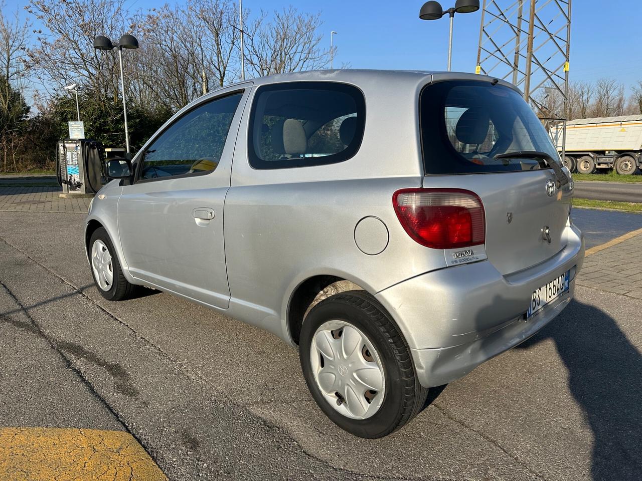 Toyota Yaris 1.0i 16V cat 3 porte