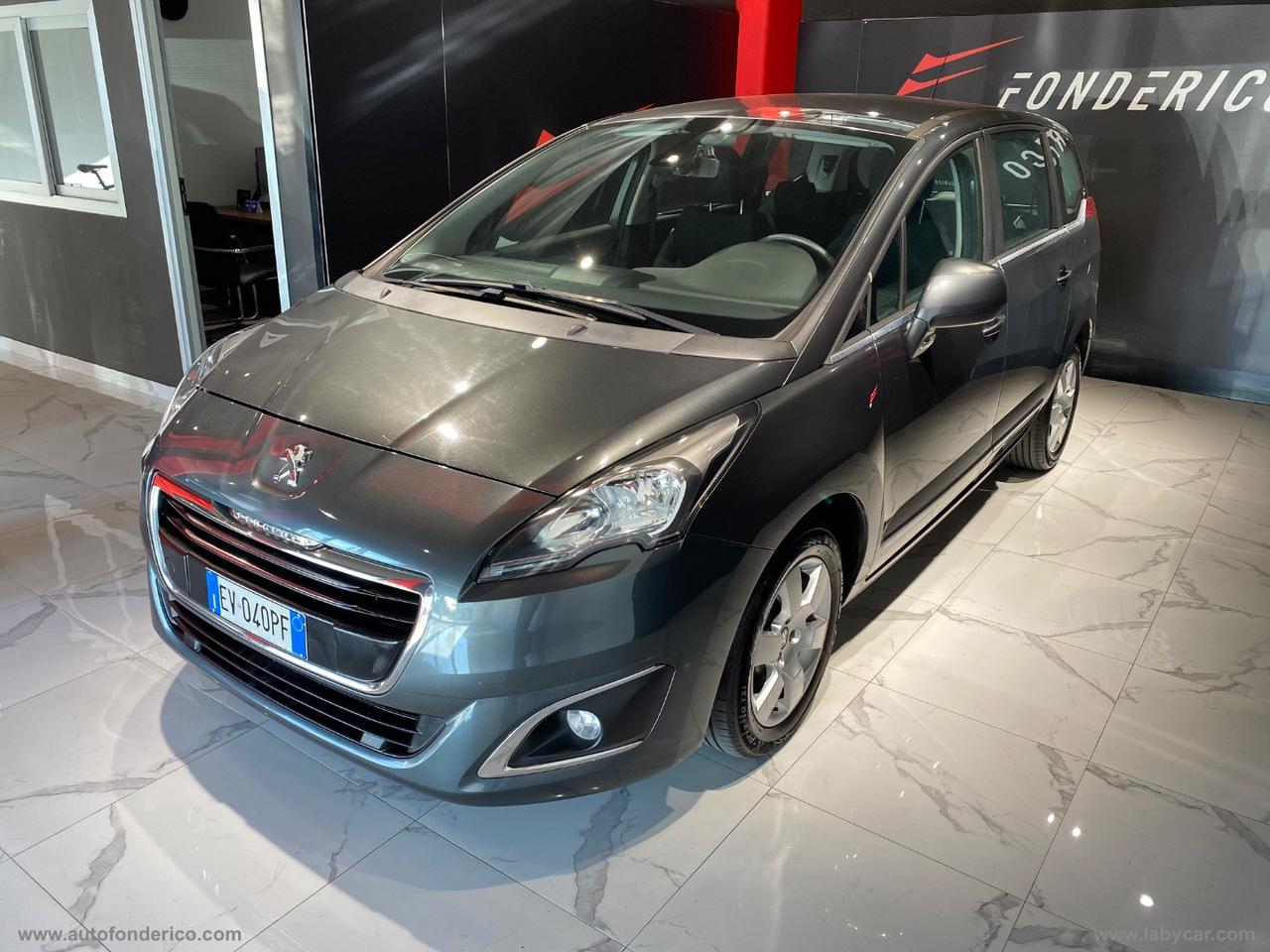 PEUGEOT 5008 1.6 HDi 115 CV Business