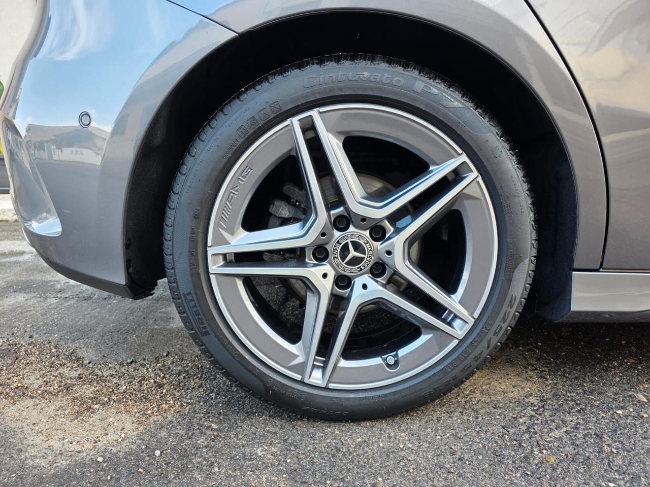 Mercedes A 180 d 1950 cc AMG/Premium/Tetto/Luci Ambiente...