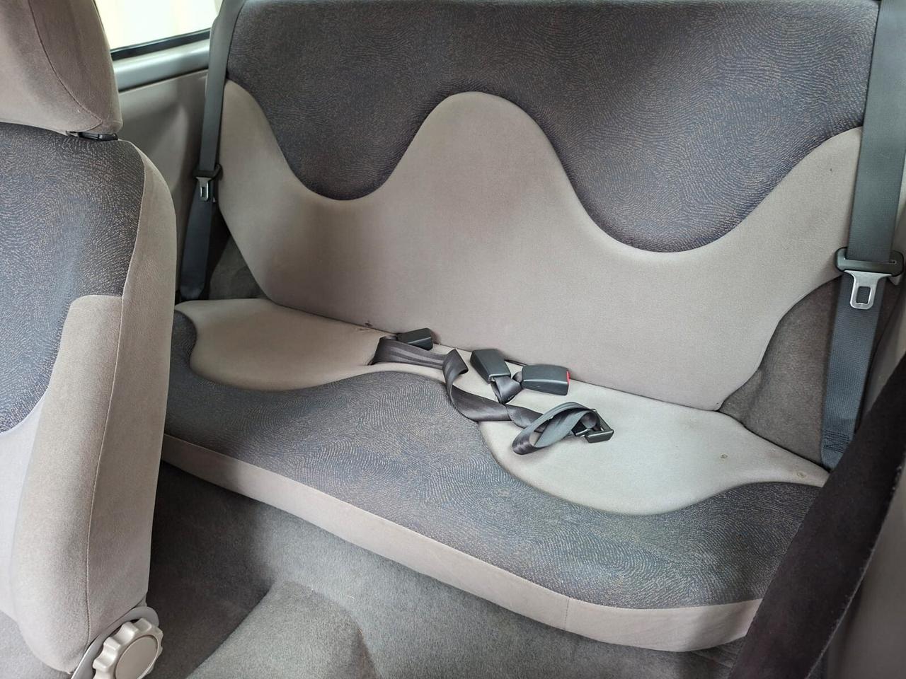 Nissan Micra II 2000 3p 1.0 Luxury
