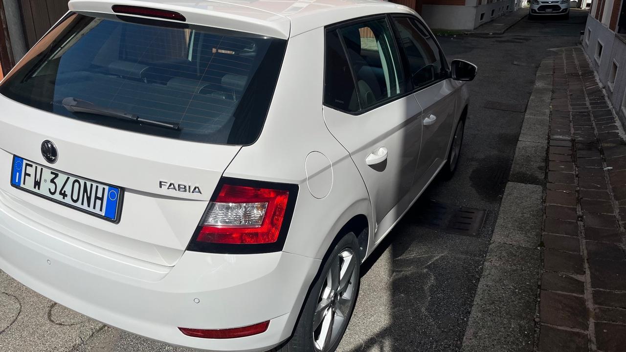 Skoda Fabia 1.0 MPI 75 CV Design Edition