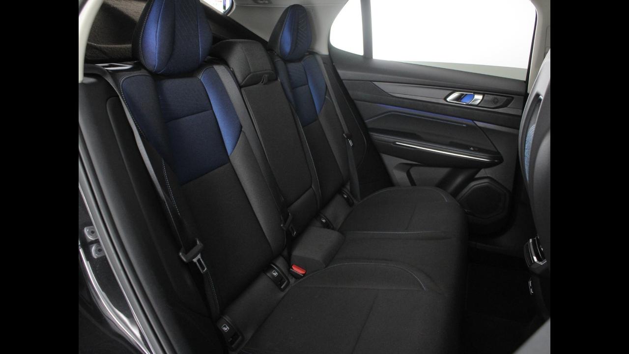 Lynk & Co 01 - 01 1.5 td phev auto