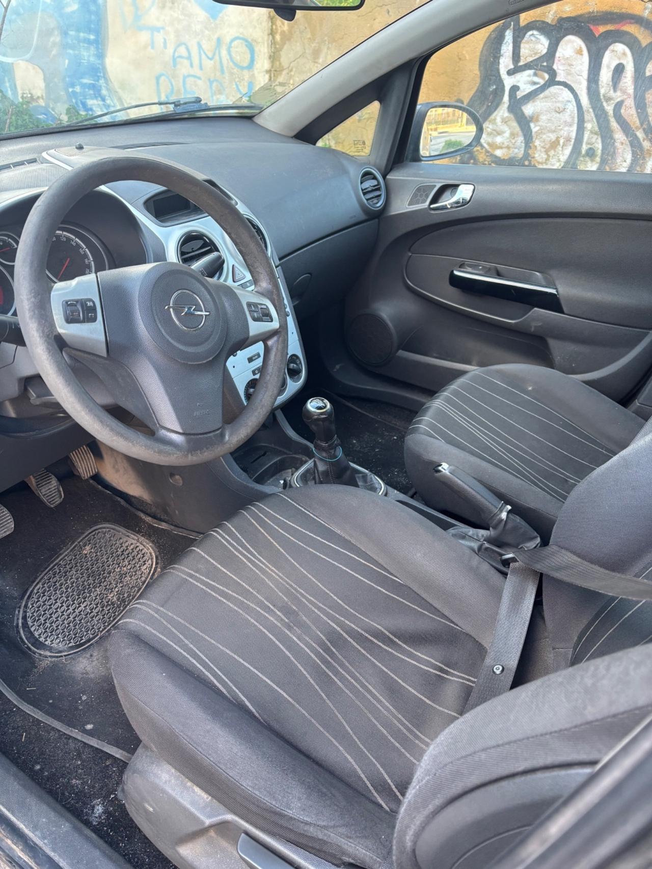 Opel Corsa 1.2 5 porte Cosmo