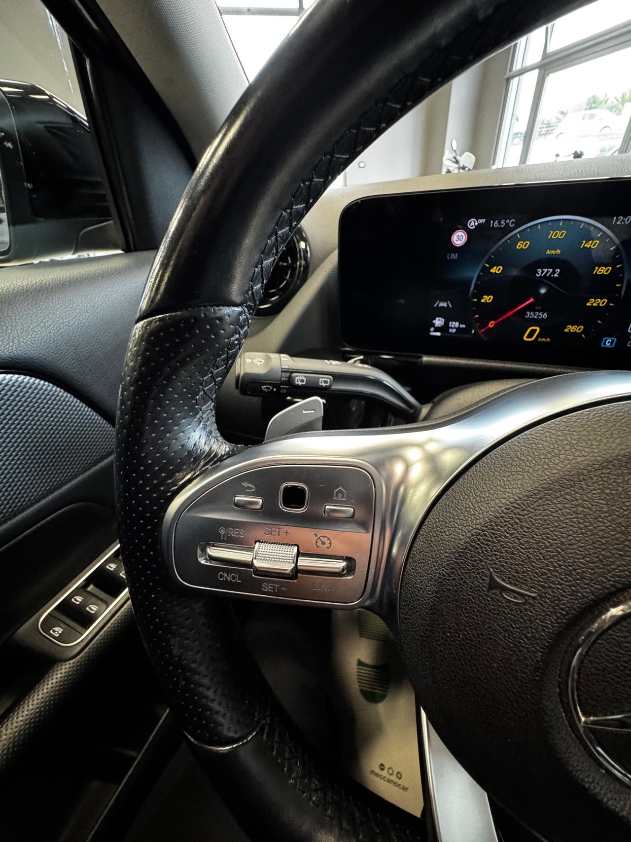 MERCEDES GLA 200CDI AT8 TETTO APRIBILE + PACK PREMIUM