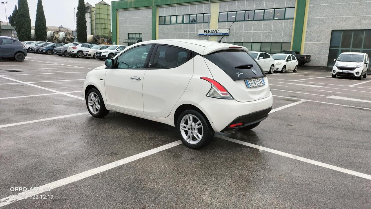 Lancia Ypsilon 1.2 69 CV Platinum