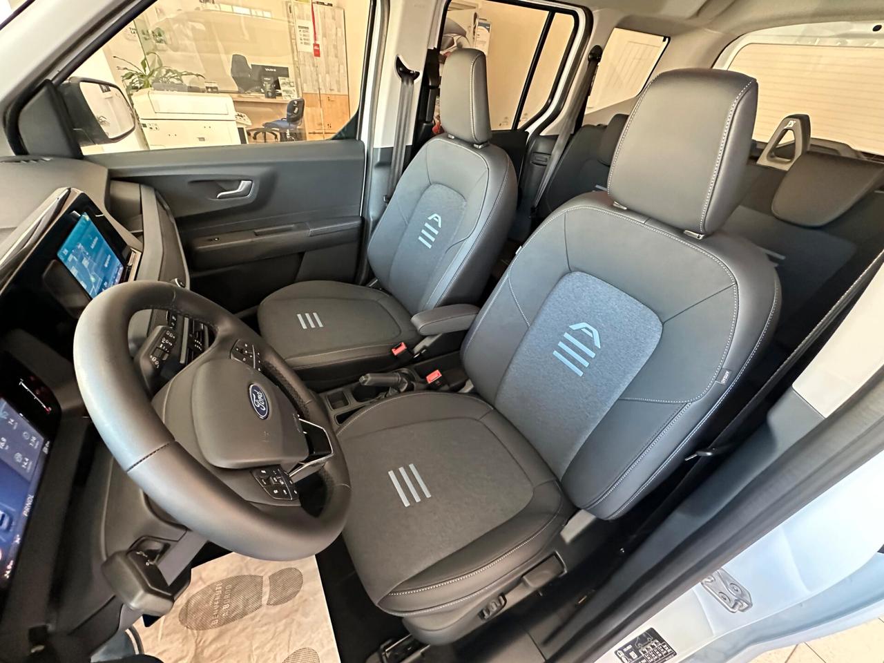 Ford Tourneo Courier 1.0 EcoBoost Powershift Titanium
