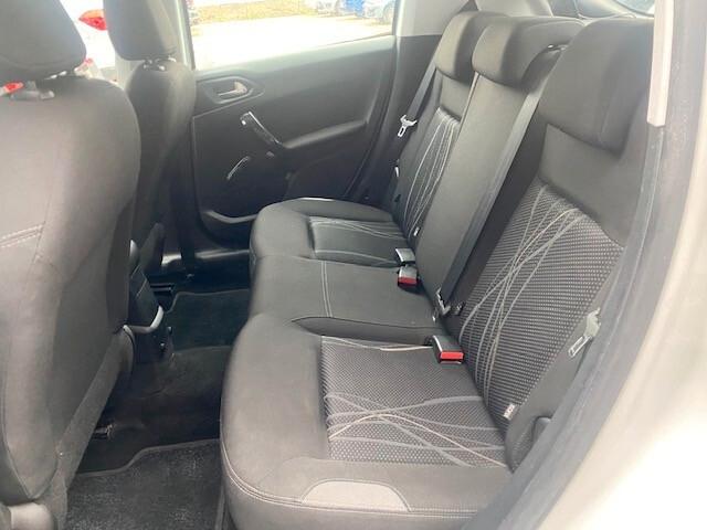 Peugeot 208 1.4 HDi 68 CV 5 porte Access