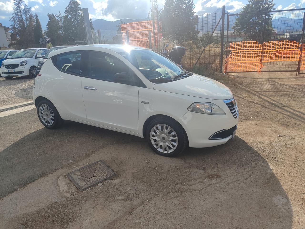 Lancia Ypsilon 1.2 69 CV 5 porte S&S Gold