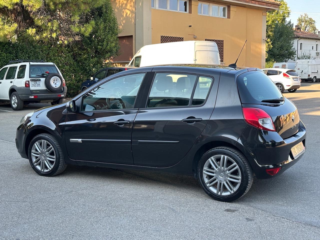 Renault Clio 1.2 16V 5 porte Live X Neopatentati
