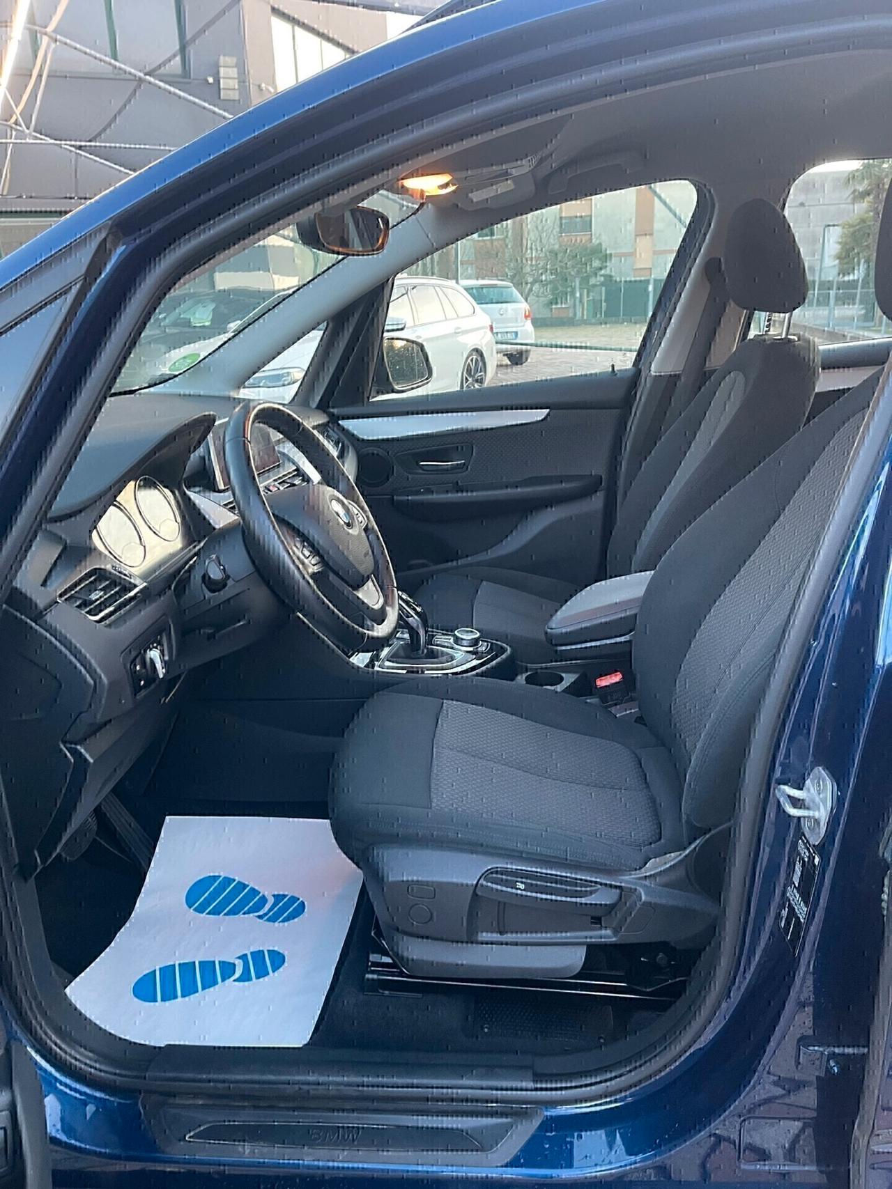 Bmw 2er Active Tourer 7 posti NeoPatentati