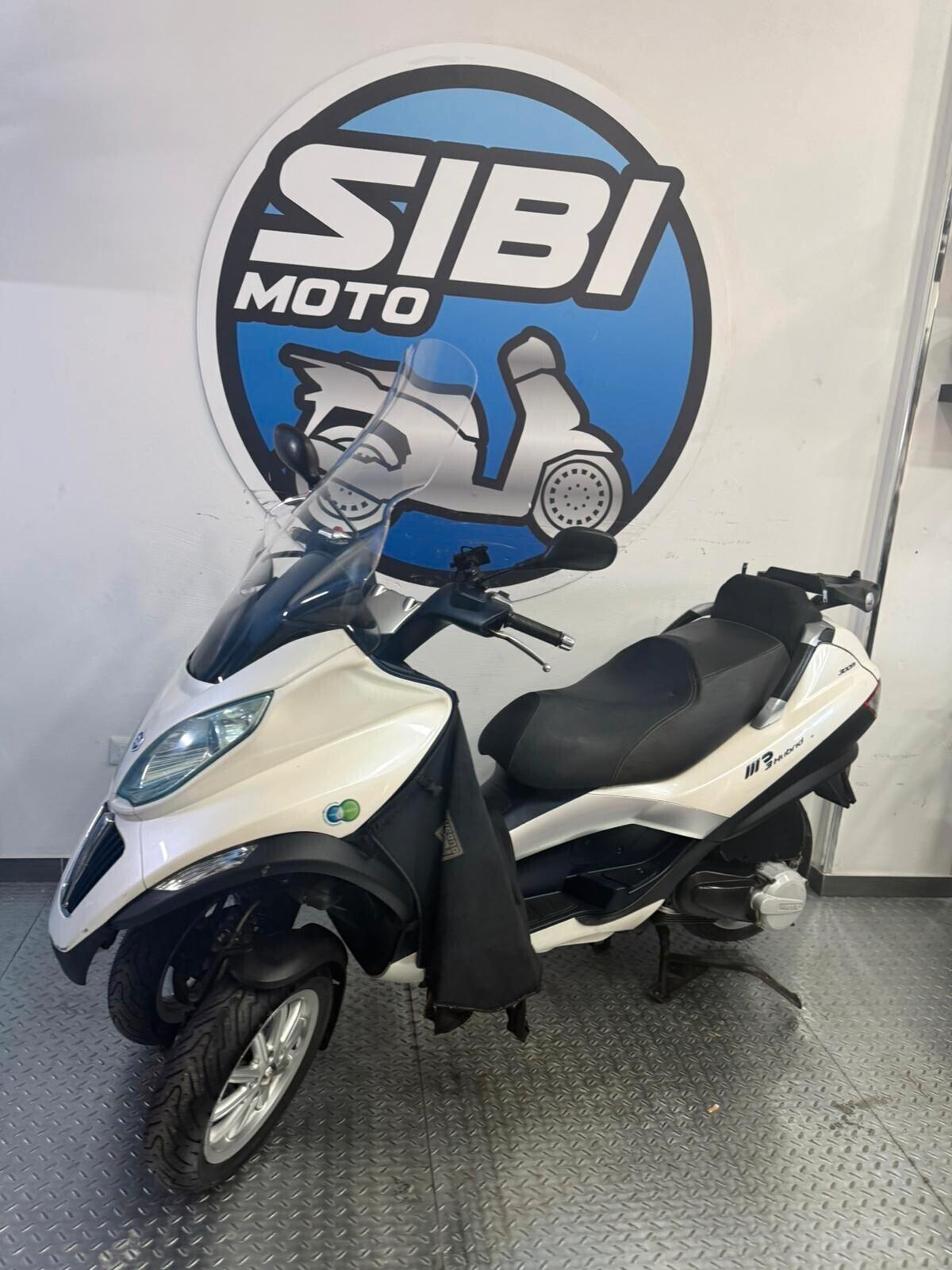 Piaggio MP3 300 HYBRID