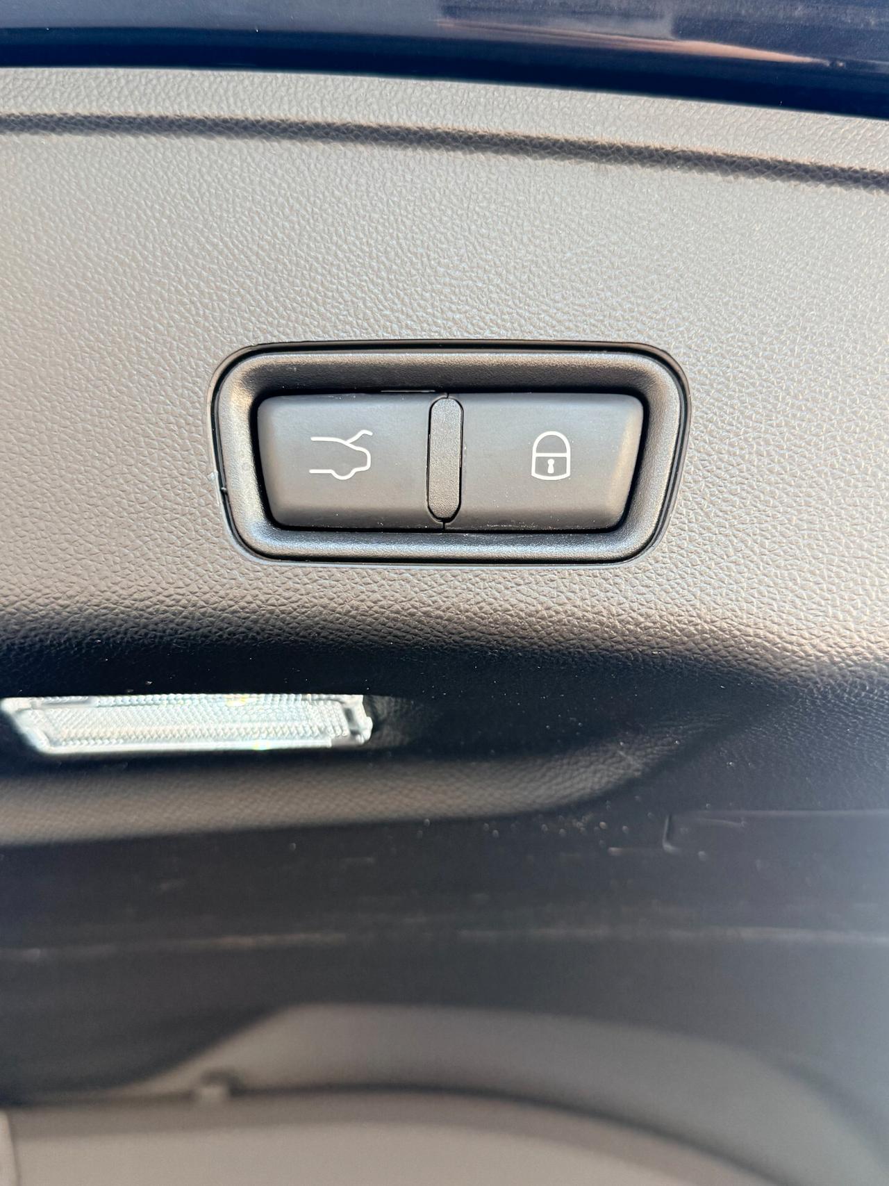 Maserati Grecale MHEV BENZINA/ELETTRICA 330 CV Modena TETTO APRIBILE,TELECAMERA 360,APPLE CARPLAY,NAVI